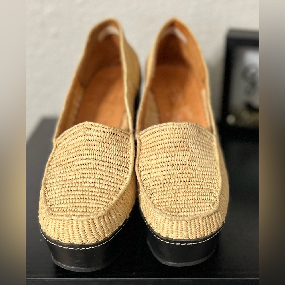 🤩 NEW LISTING! Carven & Robert Clergerie Woven Pumps Wedge Platform Tan US Sz 6 - Picture 1 of 6